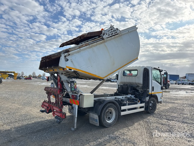 2017 Isuzu NPR 75 Rear Loader Waste Collection Truck - Vuilniswagen: afbeelding 4 2017 Isuzu NPR 75 Rear Loader Waste Collection Truck - Vuilniswagen: afbeelding 4