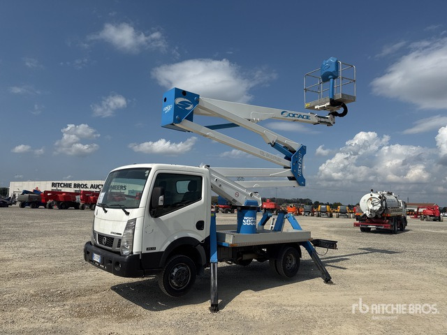 2017 Nissan Cabstar Cabstar 35.12 2016 Socage DA 320 20 m on Bucket Truck - Vrachtwagen hoogwerker: afbeelding 1 2017 Nissan Cabstar Cabstar 35.12 2016 Socage DA 320 20 m on Bucket Truck - Vrachtwagen hoogwerker: afbeelding 1