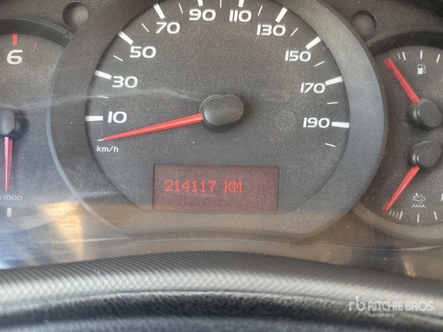 2017 Nissan NV400 Crew Cab Flatbed Truck - Vrachtwagen met open laadbak: afbeelding 2 2017 Nissan NV400 Crew Cab Flatbed Truck - Vrachtwagen met open laadbak: afbeelding 2