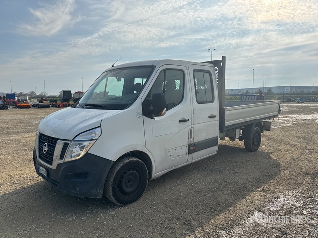 2017 Nissan NV400 Crew Cab Flatbed Truck - Vrachtwagen met open laadbak: afbeelding 1 2017 Nissan NV400 Crew Cab Flatbed Truck - Vrachtwagen met open laadbak: afbeelding 1