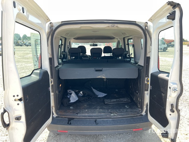 2018 Fiat Doblo COMBI 1.3 MJT 16V SX N1 Van Truck - Gesloten bestelwagen: afbeelding 5 2018 Fiat Doblo COMBI 1.3 MJT 16V SX N1 Van Truck - Gesloten bestelwagen: afbeelding 5