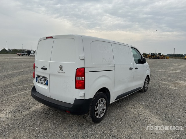 2018 Peugeot Expert Autocarro furgonato - Kleine bestelwagen: afbeelding 3 2018 Peugeot Expert Autocarro furgonato - Kleine bestelwagen: afbeelding 3