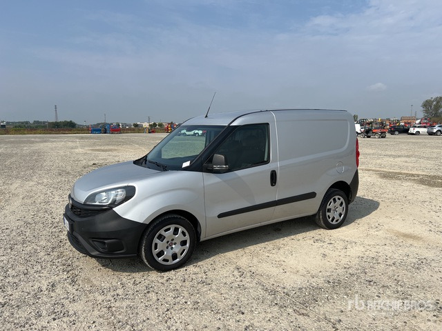 2021 Fiat Doblo CARGO CH1 LOUNGE 1.6 MJET 120CV ... Van Truck - Gesloten bestelwagen: afbeelding 3 2021 Fiat Doblo CARGO CH1 LOUNGE 1.6 MJET 120CV ... Van Truck - Gesloten bestelwagen: afbeelding 3