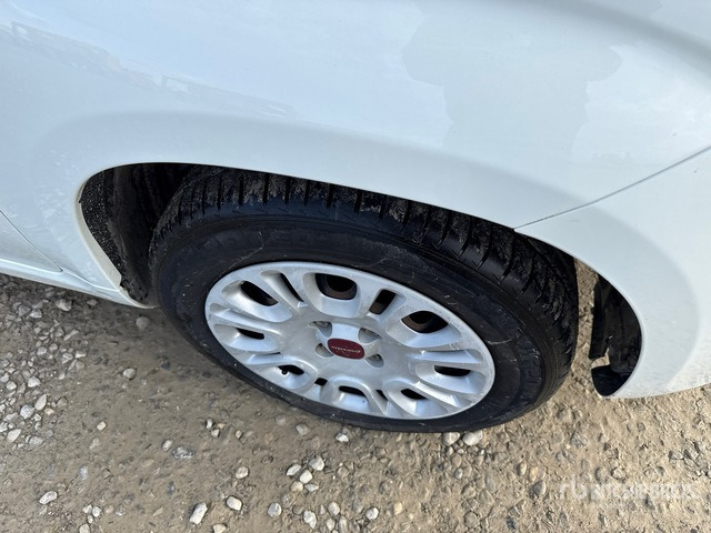 2021 Fiat Panda BERLINA 1.0 70CV HYBRID EURO 6D ... Automobile - Personenwagen: afbeelding 4 2021 Fiat Panda BERLINA 1.0 70CV HYBRID EURO 6D ... Automobile - Personenwagen: afbeelding 4