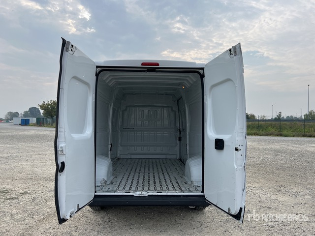 2021 Peugeot Boxer 333 L3H2 2.2 BLUEHDI 140CV S&S Van Truck - Gesloten bestelwagen: afbeelding 5 2021 Peugeot Boxer 333 L3H2 2.2 BLUEHDI 140CV S&S Van Truck - Gesloten bestelwagen: afbeelding 5