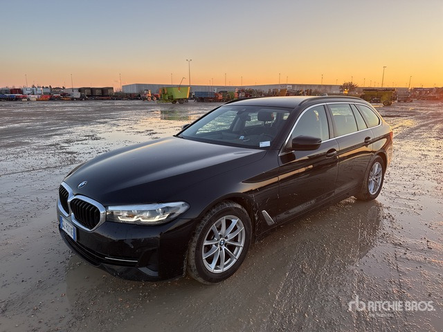2022 BMW 520D XDRIVE BUSINESS AUTO TOURING Automobile - Personenwagen: afbeelding 1 2022 BMW 520D XDRIVE BUSINESS AUTO TOURING Automobile - Personenwagen: afbeelding 1