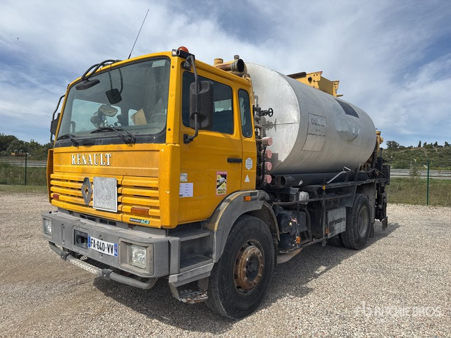1995 Renault 1995 Acmar on 4x2 Crew Cab Repa ... Asphalt Distributor Truck - Bitumen sprayer: afbeelding 1 1995 Renault 1995 Acmar on 4x2 Crew Cab Repa ... Asphalt Distributor Truck - Bitumen sprayer: afbeelding 1