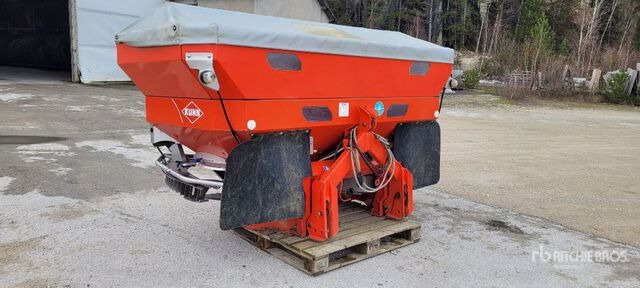 2008 Kuhn Axis 40.1 W 24.36 m 3-Point 3200 L Epandeur ... Fertilizer Spreader - Klepelmaaier/ Mulcher: afbeelding 1 2008 Kuhn Axis 40.1 W 24.36 m 3-Point 3200 L Epandeur ... Fertilizer Spreader - Klepelmaaier/ Mulcher: afbeelding 1