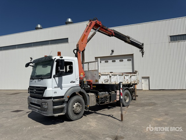 2008 Mercedes Axor 1833 2008 Palfinger PK15500 6100 kg ... Dump Truck with Crane - Kipper vrachtwagen, Kraanwagen: afbeelding 3 2008 Mercedes Axor 1833 2008 Palfinger PK15500 6100 kg ... Dump Truck with Crane - Kipper vrachtwagen, Kraanwagen: afbeelding 3