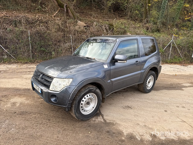 2010 Mitsubishi Pajero 4x4 (Inoperable) SUV - SUV: afbeelding 1 2010 Mitsubishi Pajero 4x4 (Inoperable) SUV - SUV: afbeelding 1