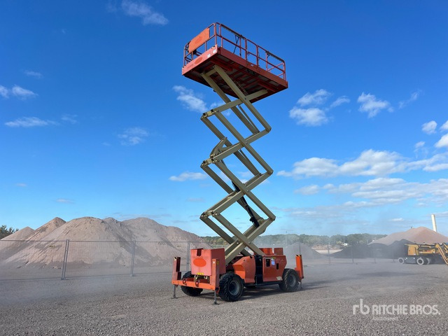 2011 JLG 4394 RT 4x4 Nacelle Ciseaux Scissor Lift - Schaarlift: afbeelding 3 2011 JLG 4394 RT 4x4 Nacelle Ciseaux Scissor Lift - Schaarlift: afbeelding 3