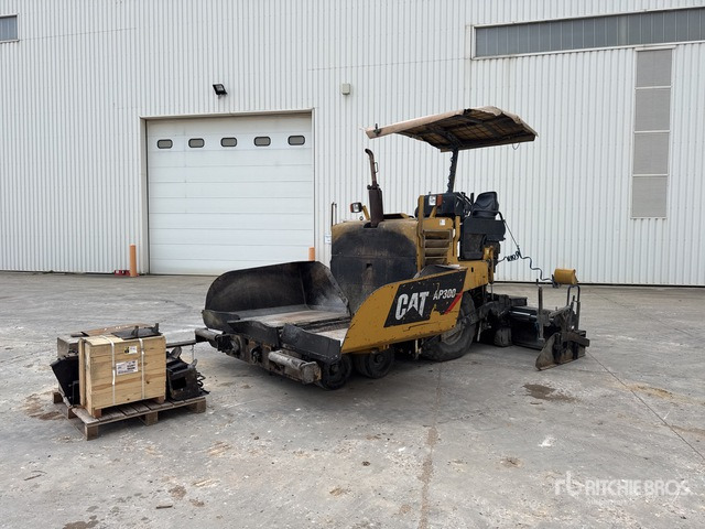2012 Cat AP300 Wheel Finisseur Asphalt Paver - Asfaltafwerkmachine: afbeelding 1 2012 Cat AP300 Wheel Finisseur Asphalt Paver - Asfaltafwerkmachine: afbeelding 1