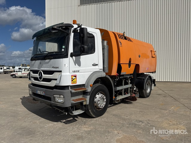 2012 Mercedes-Benz AXOR 1829 Eurovoirie on Balayeuse Sweeper Truck - Veegwagen: afbeelding 1 2012 Mercedes-Benz AXOR 1829 Eurovoirie on Balayeuse Sweeper Truck - Veegwagen: afbeelding 1