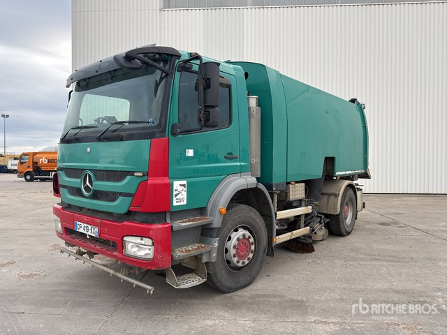 2012 Mercedes-Benz Axor 2012 Brock 7M3 on Balayeuse Sweeper Truck - Veegwagen: afbeelding 1 2012 Mercedes-Benz Axor 2012 Brock 7M3 on Balayeuse Sweeper Truck - Veegwagen: afbeelding 1