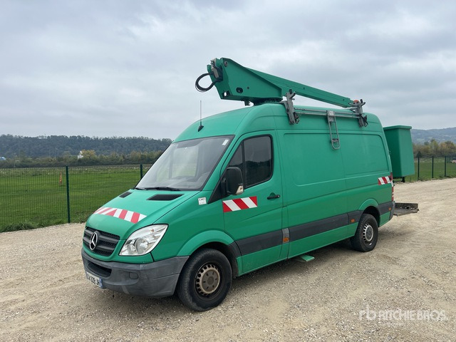 2012 Mercedes-Benz Sprinter 2011 COMILEV EN120TF2 12 m on 4 ... Bucket Truck - Vrachtwagen hoogwerker: afbeelding 2 2012 Mercedes-Benz Sprinter 2011 COMILEV EN120TF2 12 m on 4 ... Bucket Truck - Vrachtwagen hoogwerker: afbeelding 2