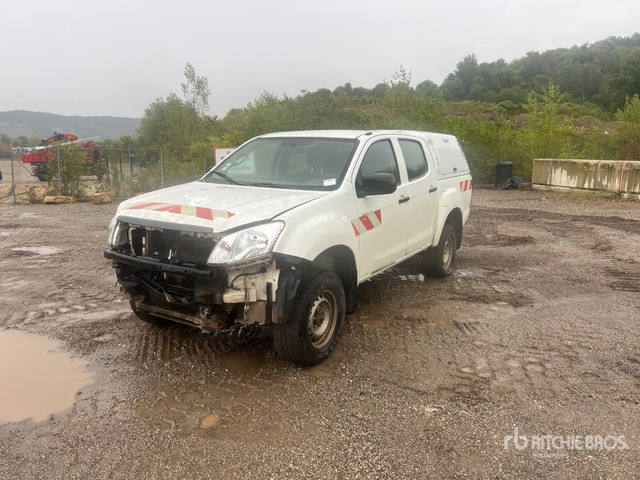 2013 Isuzu D-MAX 4x4 Dual Cab (Inoperable) Pickup - Pick-up: afbeelding 4 2013 Isuzu D-MAX 4x4 Dual Cab (Inoperable) Pickup - Pick-up: afbeelding 4