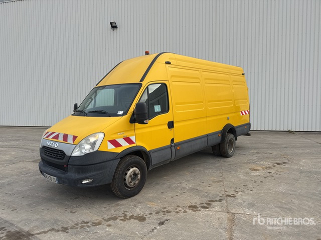 2014 Iveco 70C17 4x2 Camion Atelier Service 4x2 Service Truck - Gesloten bestelwagen, Gemeentelijke machine/ Speciaal: afbeelding 2 2014 Iveco 70C17 4x2 Camion Atelier Service 4x2 Service Truck - Gesloten bestelwagen, Gemeentelijke machine/ Speciaal: afbeelding 2