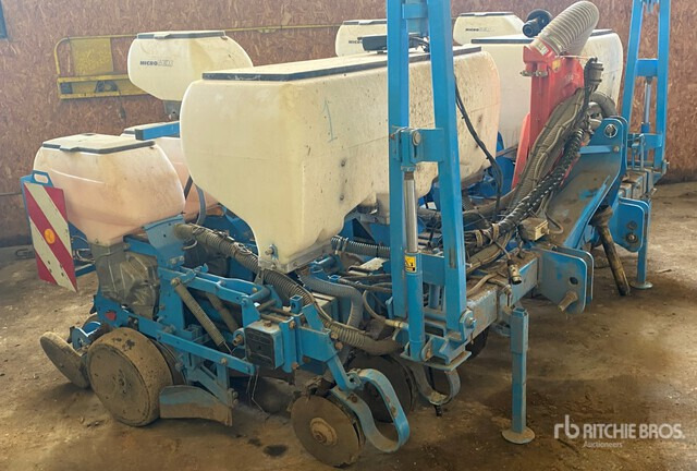 2014 Monosem NG Plus-6R 4.5 m 3-Point Semoir Air Seeder - Klepelmaaier/ Mulcher: afbeelding 2 2014 Monosem NG Plus-6R 4.5 m 3-Point Semoir Air Seeder - Klepelmaaier/ Mulcher: afbeelding 2