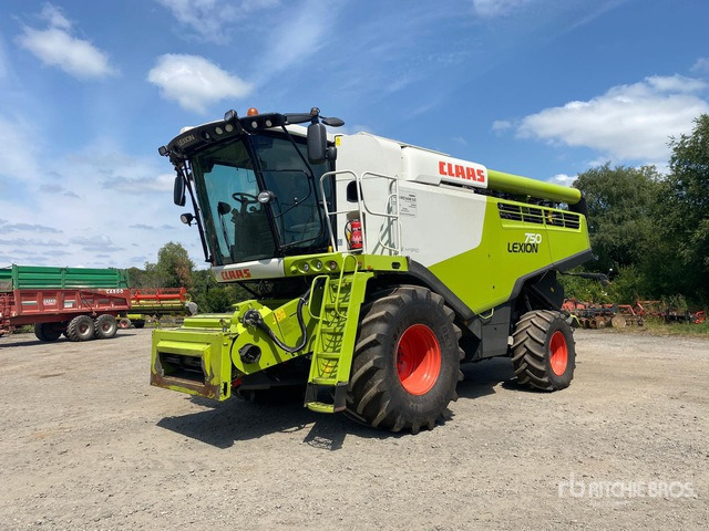 2018 Claas Lexion 750 with header and header trailer Combine Harvester - Klepelmaaier/ Mulcher: afbeelding 1 2018 Claas Lexion 750 with header and header trailer Combine Harvester - Klepelmaaier/ Mulcher: afbeelding 1