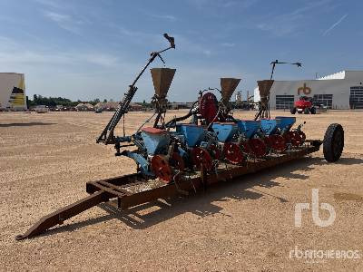 MONOSEM 6 Row Semoir De Precision 6 Rangs - Zaai-/ Plantmachine: afbeelding 1 MONOSEM 6 Row Semoir De Precision 6 Rangs - Zaai-/ Plantmachine: afbeelding 1