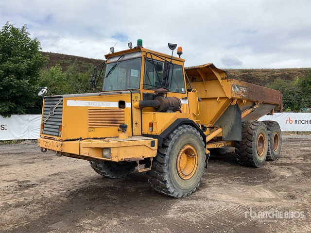 1999 Volvo A25C 6x6. Articulated Dump Truck - Kiepwagen met knikbesturing: afbeelding 1 1999 Volvo A25C 6x6. Articulated Dump Truck - Kiepwagen met knikbesturing: afbeelding 1