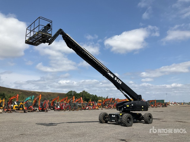 2009 Genie S125 4WD Diesel Articulating Boom Lift - Knikarmhoogwerker: afbeelding 2 2009 Genie S125 4WD Diesel Articulating Boom Lift - Knikarmhoogwerker: afbeelding 2