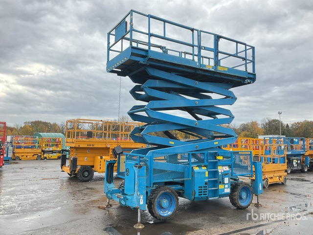 2010 Genie GS5390 4x4 Diesel Scissor Lift - Schaarlift: afbeelding 2 2010 Genie GS5390 4x4 Diesel Scissor Lift - Schaarlift: afbeelding 2