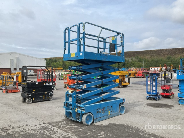 2013 Genie GS3246 Electric Scissor Lift - Schaarlift: afbeelding 2 2013 Genie GS3246 Electric Scissor Lift - Schaarlift: afbeelding 2