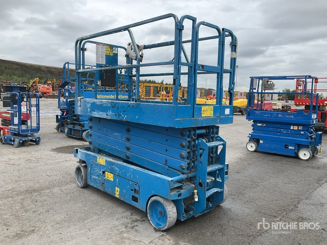 2013 Genie GS3246 Electric Scissor Lift - Schaarlift: afbeelding 4 2013 Genie GS3246 Electric Scissor Lift - Schaarlift: afbeelding 4