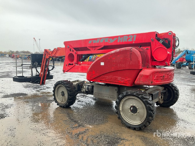 2013 Nifty-Lift HR21D 4WD Diesel Articulating Boom Lift - Knikarmhoogwerker: afbeelding 4 2013 Nifty-Lift HR21D 4WD Diesel Articulating Boom Lift - Knikarmhoogwerker: afbeelding 4