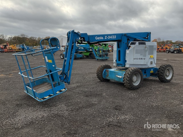 2014 Genie Z34/22 4WD Diesel Articulating Boom Lift - Knikarmhoogwerker: afbeelding 3 2014 Genie Z34/22 4WD Diesel Articulating Boom Lift - Knikarmhoogwerker: afbeelding 3
