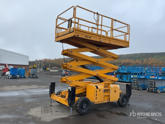 2014 Haulotte H15SDX 4x4 Diesel Scissor Lift - Schaarlift: afbeelding 2 2014 Haulotte H15SDX 4x4 Diesel Scissor Lift - Schaarlift: afbeelding 2