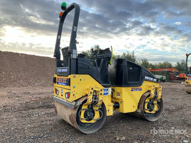 2015 Bomag 120AD-5 Double Drum Roller - Wals: afbeelding 4 2015 Bomag 120AD-5 Double Drum Roller - Wals: afbeelding 4