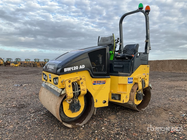2015 Bomag 120AD-5 Double Drum Roller - Wals: afbeelding 2 2015 Bomag 120AD-5 Double Drum Roller - Wals: afbeelding 2