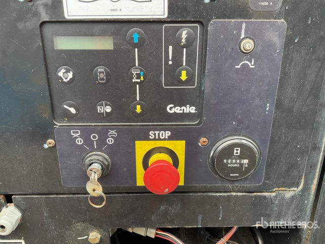 2015 Genie GS-5390 4x4 Diesel Scissor Lift - Schaarlift: afbeelding 5 2015 Genie GS-5390 4x4 Diesel Scissor Lift - Schaarlift: afbeelding 5