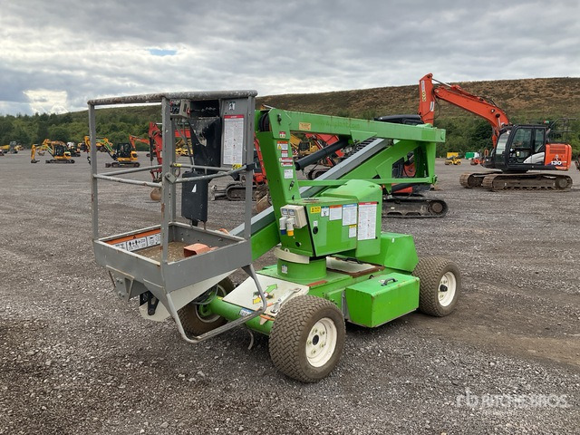 2015 Nifty-Lift HR12NDE 2WD Hybrid Articulating Boom Lift - Knikarmhoogwerker: afbeelding 4 2015 Nifty-Lift HR12NDE 2WD Hybrid Articulating Boom Lift - Knikarmhoogwerker: afbeelding 4