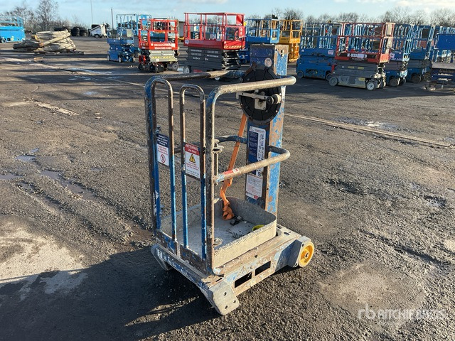 2015 Power Tower Peco Vertical Mast Lift - Verticale masthoogwerker: afbeelding 1 2015 Power Tower Peco Vertical Mast Lift - Verticale masthoogwerker: afbeelding 1