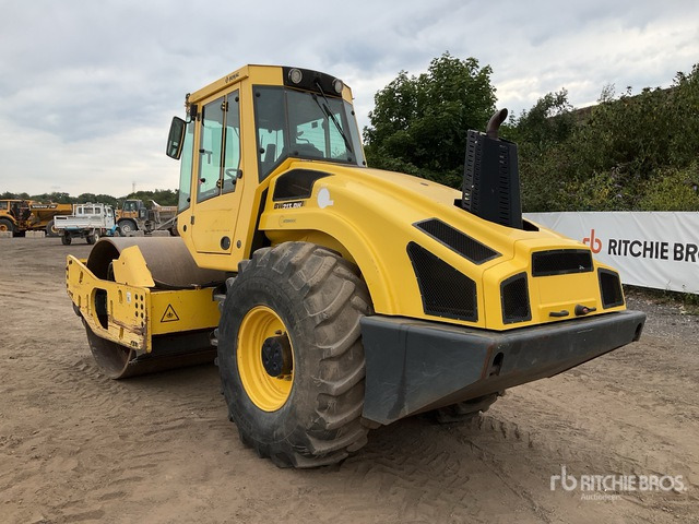 2016 Bomag BW213DH-4i Smooth Drum Compactor - Klepelmaaier/ Mulcher: afbeelding 3 2016 Bomag BW213DH-4i Smooth Drum Compactor - Klepelmaaier/ Mulcher: afbeelding 3