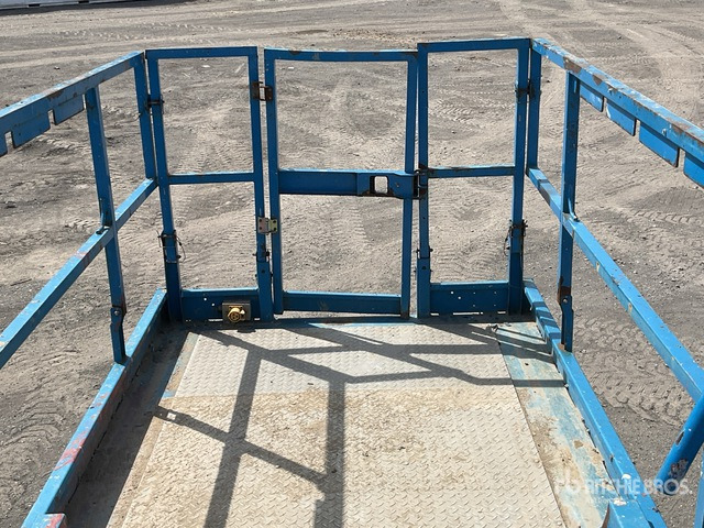 2016 Genie GS3369 4x4 Diesel Scissor Lift - Schaarlift: afbeelding 5 2016 Genie GS3369 4x4 Diesel Scissor Lift - Schaarlift: afbeelding 5