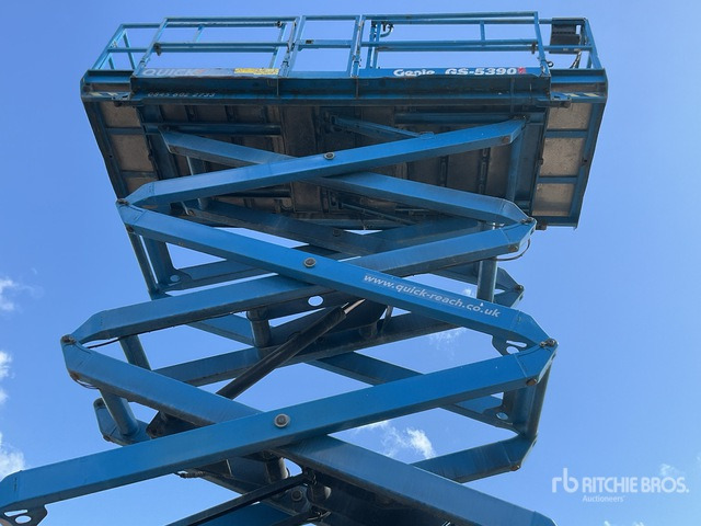 2016 Genie GS5390 4x4 Diesel Scissor Lift - Schaarlift: afbeelding 4 2016 Genie GS5390 4x4 Diesel Scissor Lift - Schaarlift: afbeelding 4
