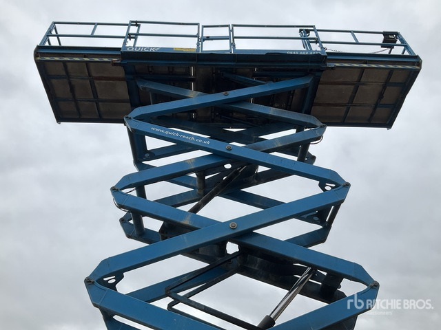 2016 Genie GS5390 4x4 Diesel Scissor Lift - Schaarlift: afbeelding 4 2016 Genie GS5390 4x4 Diesel Scissor Lift - Schaarlift: afbeelding 4