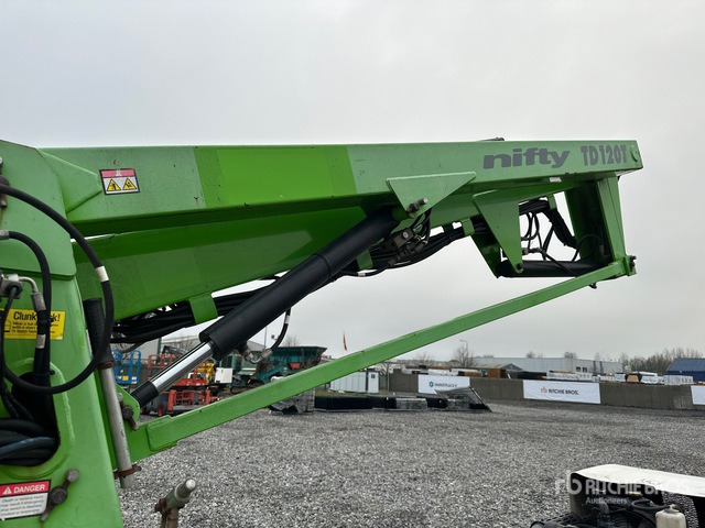 2017 Nifty-Lift TD120T Crawler Diesel Articulating Boom Lift - Knikarmhoogwerker: afbeelding 5 2017 Nifty-Lift TD120T Crawler Diesel Articulating Boom Lift - Knikarmhoogwerker: afbeelding 5