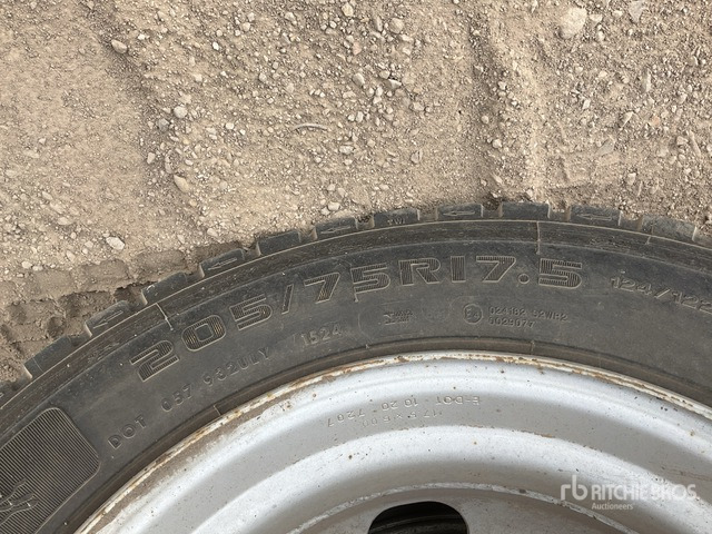 2021 Mitsubishi Canter 4x2 Flatbed Truck - Vrachtwagen met open laadbak: afbeelding 5 2021 Mitsubishi Canter 4x2 Flatbed Truck - Vrachtwagen met open laadbak: afbeelding 5