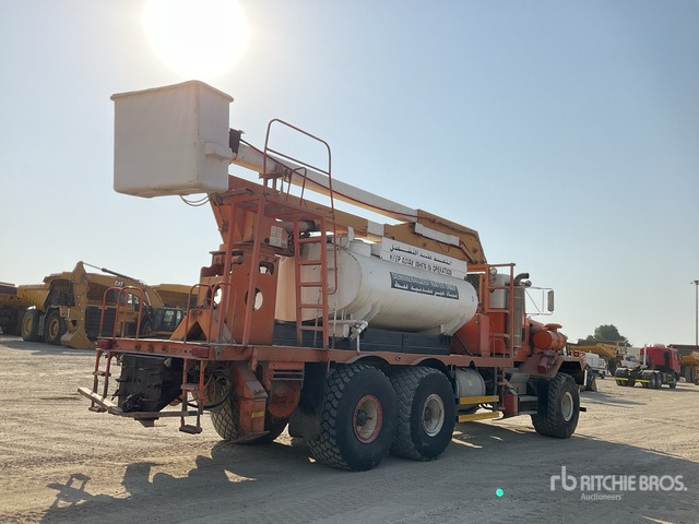 1995 Kenworth C500B 6x6 w/ Water Tank Bucket Truck - Vrachtwagen hoogwerker: afbeelding 4 1995 Kenworth C500B 6x6 w/ Water Tank Bucket Truck - Vrachtwagen hoogwerker: afbeelding 4