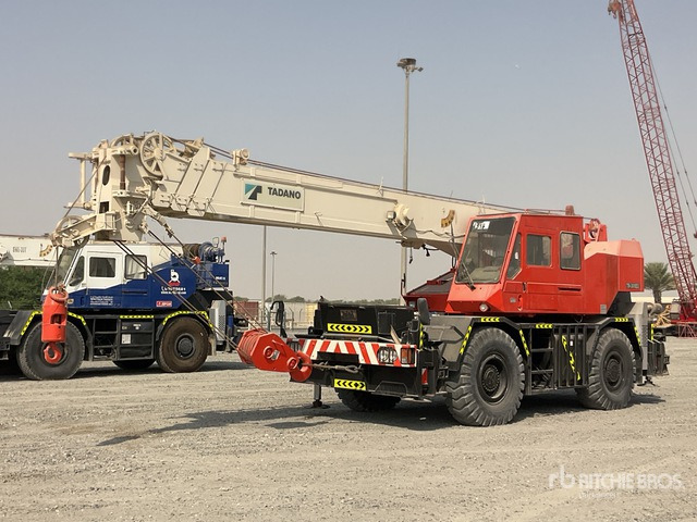 2002 Tadano TR300EX 30 ton 4x4x4 Rough Terrain Crane - Ruwterreinkraan: afbeelding 2 2002 Tadano TR300EX 30 ton 4x4x4 Rough Terrain Crane - Ruwterreinkraan: afbeelding 2
