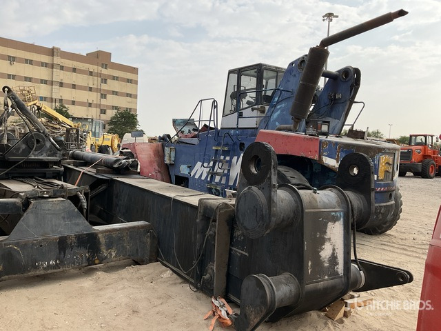 2004 Fantuzzi CS45KM 45 ton (Inoperable) Container Handler - Container heftruck: afbeelding 4 2004 Fantuzzi CS45KM 45 ton (Inoperable) Container Handler - Container heftruck: afbeelding 4