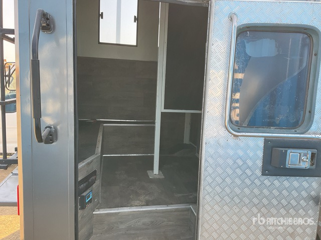 2008 Ford F-350 4x2 Horse Transporting Truck :Misc. Truck - Paardenvrachtwagen: afbeelding 5 2008 Ford F-350 4x2 Horse Transporting Truck :Misc. Truck - Paardenvrachtwagen: afbeelding 5