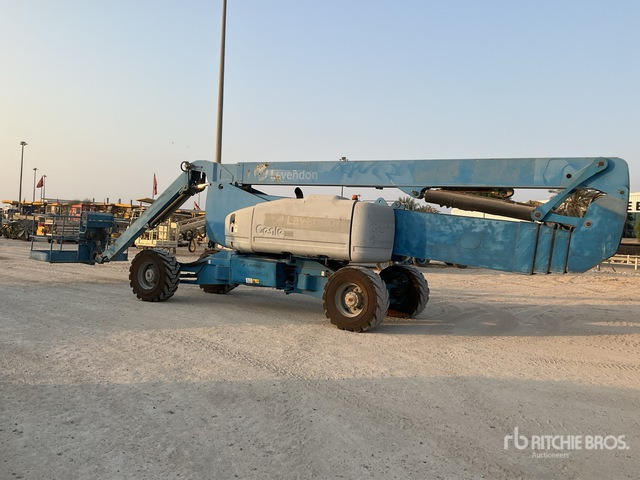 2008 Genie Z-135 4WD Diesel Articulating Boom Lift - Knikarmhoogwerker: afbeelding 4 2008 Genie Z-135 4WD Diesel Articulating Boom Lift - Knikarmhoogwerker: afbeelding 4