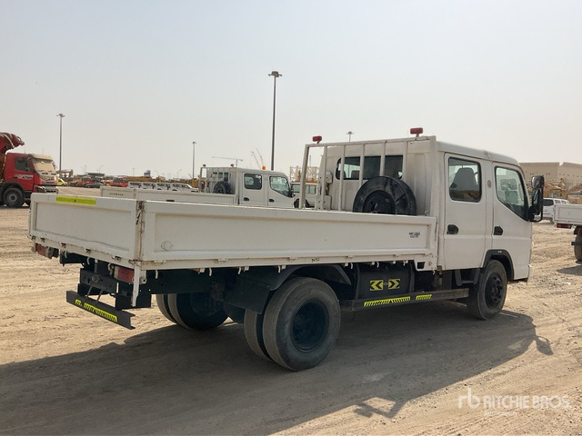 2012 Mitsubishi Canter 4x2 Crew Cab Flatbed Truck - Vrachtwagen met open laadbak: afbeelding 4 2012 Mitsubishi Canter 4x2 Crew Cab Flatbed Truck - Vrachtwagen met open laadbak: afbeelding 4