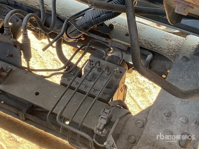 2015 Isuzu LK66YWA Cab and Chassis - Chassis vrachtwagen: afbeelding 4 2015 Isuzu LK66YWA Cab and Chassis - Chassis vrachtwagen: afbeelding 4